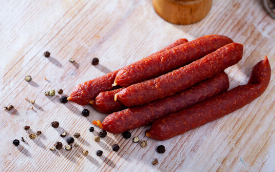 Préparez les saucisses